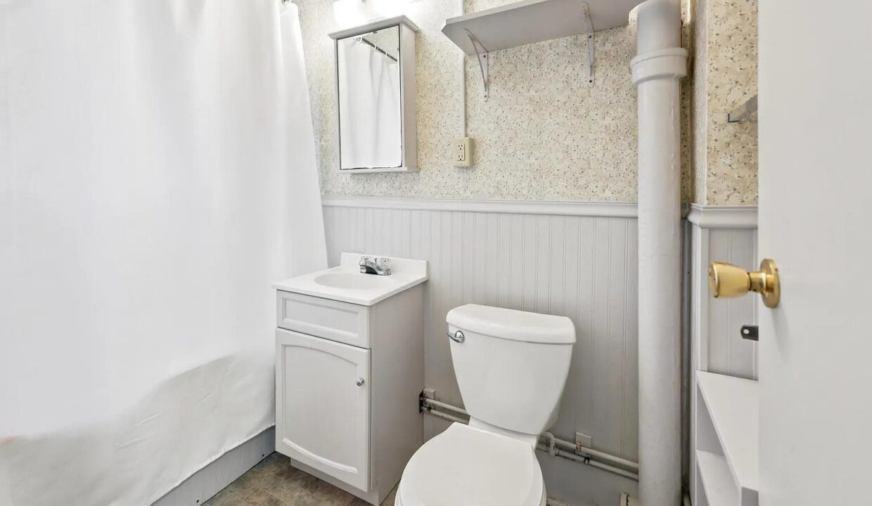 1791233875447_Bathroom